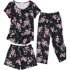 image:imageEkouaer 3 PCS Capri Pajamas for Women Set Short Sleeve Pajama Sets Floral Pj Sets Soft Sleepwear with PocketsBlack Flowers