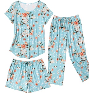 image:imageEkouaer 3 PCS Capri Pajamas for Women Set Short Sleeve Pajama Sets Floral Pj Sets Soft Sleepwear with PocketsGreen Flowers